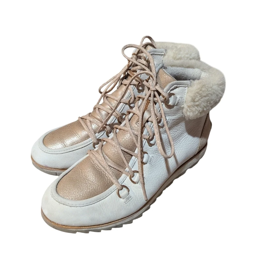 Sorel Harlow Winter Boots Metalic Rose Gold And Leather size 7 Waterproof